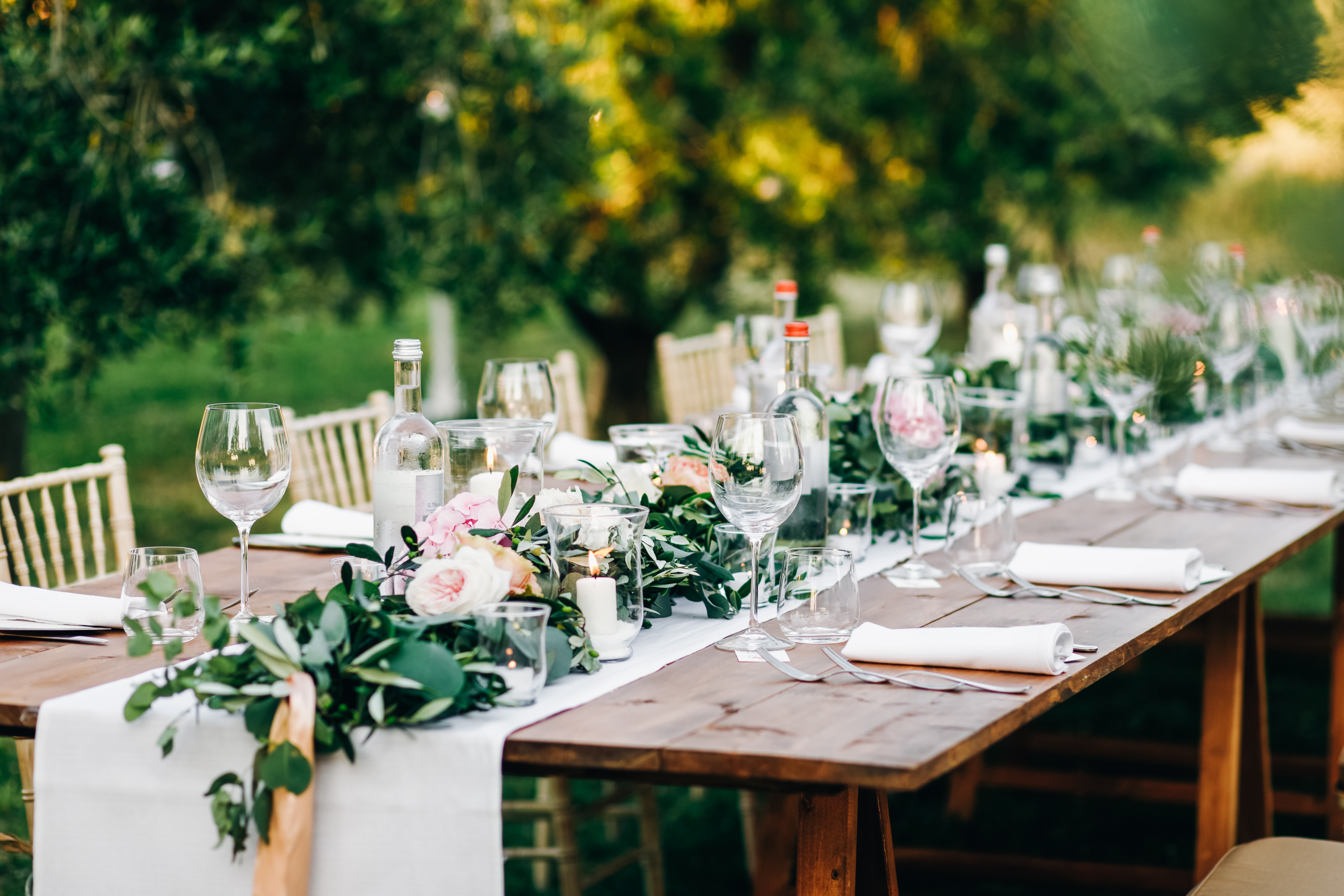 Ramos de novia y decoración de bodas en nuestra Floristería en Graus: Creando la atmósfera perfecta para tu gran día